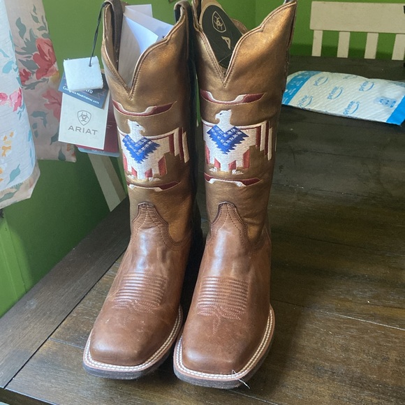 Women’s area Thunderbird boots - Picture 2 of 3